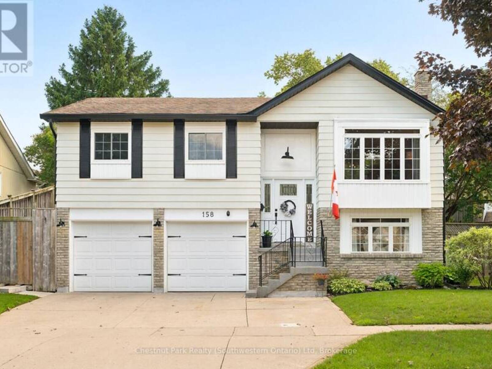 158 AUTUMN HILL CRESCENT, Kitchener, Ontario N2N 1K8
