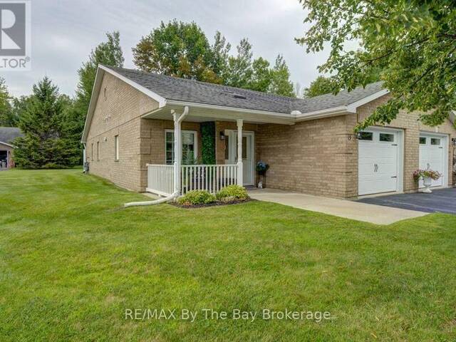 15 MEADOW LANE Wasaga Beach Ontario, L9Z 2P2 - 2 Bedrooms Home For Sale