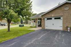 15 MEADOW LANE | Wasaga Beach Ontario | Slide Image Six
