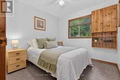 1052 SKIN LAKE DRIVE | Lake of Bays Ontario | Slide Image Twenty-seven