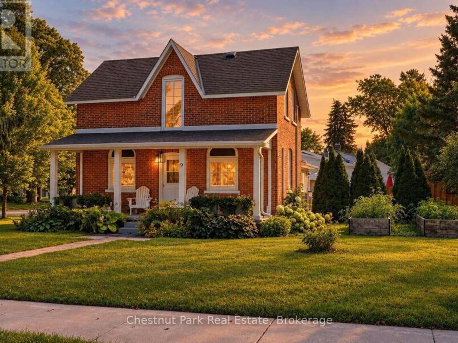 9 WELLINGTON STREET E, Creemore, Ontario L0M 1G0