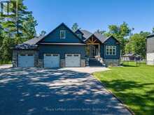 26 SPRUCE STREET | Tiny Ontario | Slide Image One