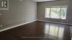 5 GREAVES AVENUE | Huntsville Ontario | Slide Image Twelve