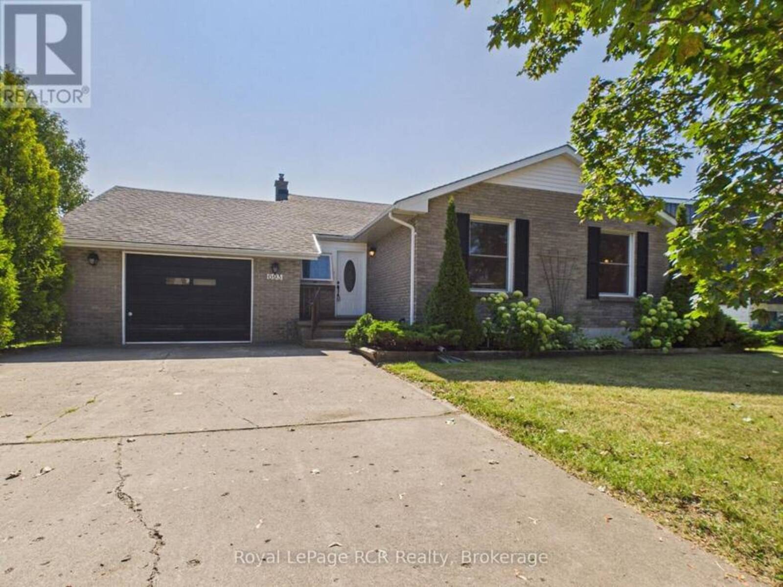693 MACYOUNG DRIVE, Kincardine, Ontario N2Z 1T1