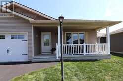 96 LAKE BREEZE DRIVE | Goderich Ontario | Slide Image Two