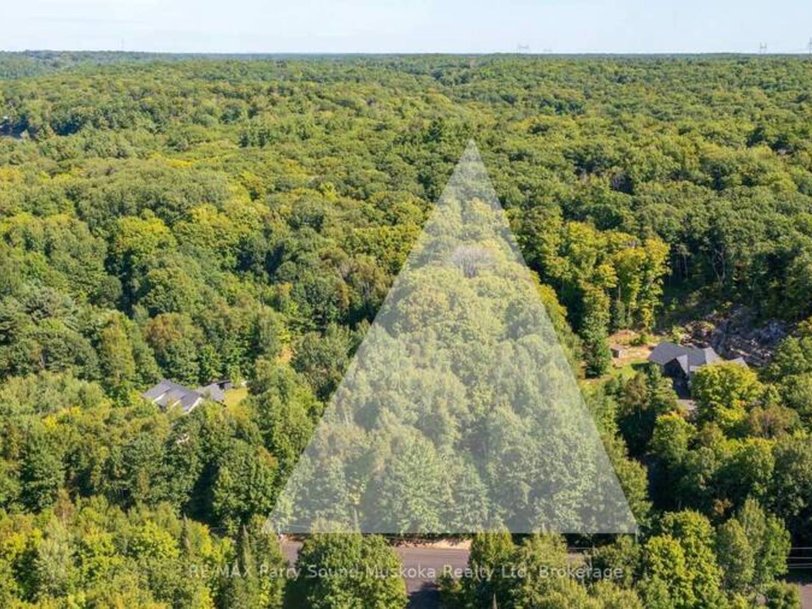 4 MOUNTAIN BASIN DRIVE, McDougall, Ontario P2A 2W9