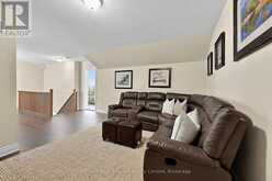 2 SHIPYARD LANE | Collingwood Ontario | Slide Image Sixteen