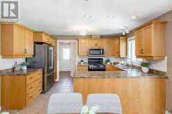 77 PENNSYLVANIA AVENUE | Wasaga Beach Ontario | Slide Image Four