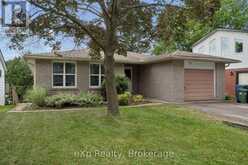 39 KEATS CRESCENT | Guelph Ontario | Slide Image Three