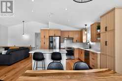 75 HOYT AVENUE | Tay Ontario | Slide Image Four