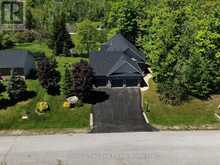28 BOYD CRESCENT | Oro-Medonte Ontario | Slide Image Two