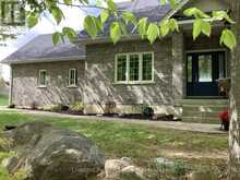 28 BOYD CRESCENT | Oro-Medonte Ontario | Slide Image Three