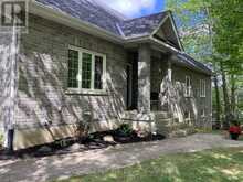 28 BOYD CRESCENT | Oro-Medonte Ontario | Slide Image Four