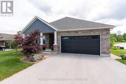 401 ALGOMA CRESCENT | Georgian Bluffs Ontario | Slide Image Three