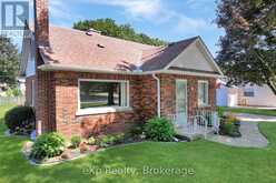 6 JOHNSTONE BOULEVARD | Walkerton Ontario | Slide Image Three