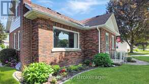 6 JOHNSTONE BOULEVARD | Walkerton Ontario | Slide Image Six