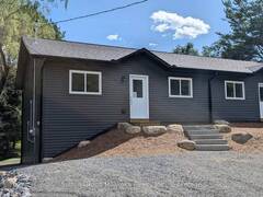 81 CHAFFEY TOWNSHIP ROAD Huntsville Ontario, P1H 1C8