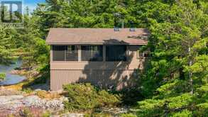 87 ISLAND ISLAND | Pointe au Baril Ontario | Slide Image Forty-four