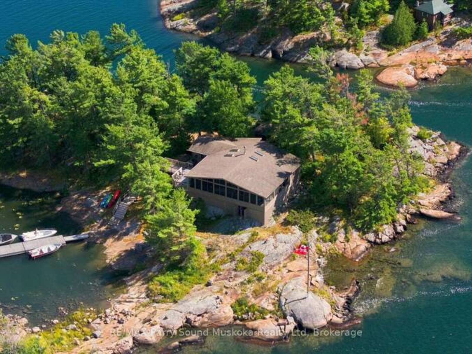 87 ISLAND ISLAND, Pointe au Baril, Ontario P0G 1K0