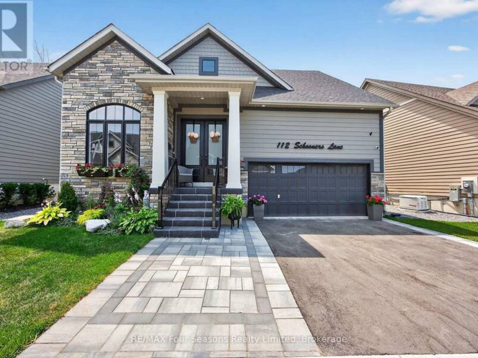 112 SCHOONERS LANE, Thornbury, Ontario N0H 2P0