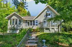 40 ENTRANCE DRIVE | Bracebridge Ontario | Slide Image One
