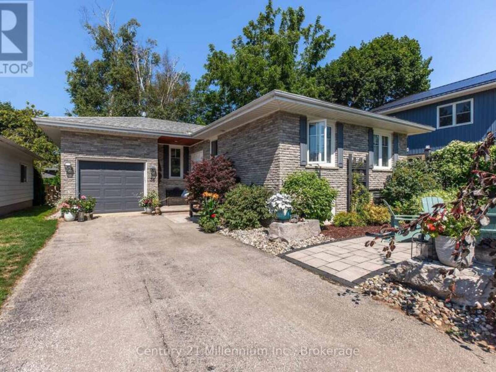 36 HURON STREET N, Southampton, Ontario N0H 2L0