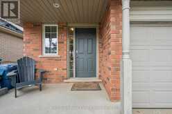 17 DAVISON DR | Guelph Ontario | Slide Image Five