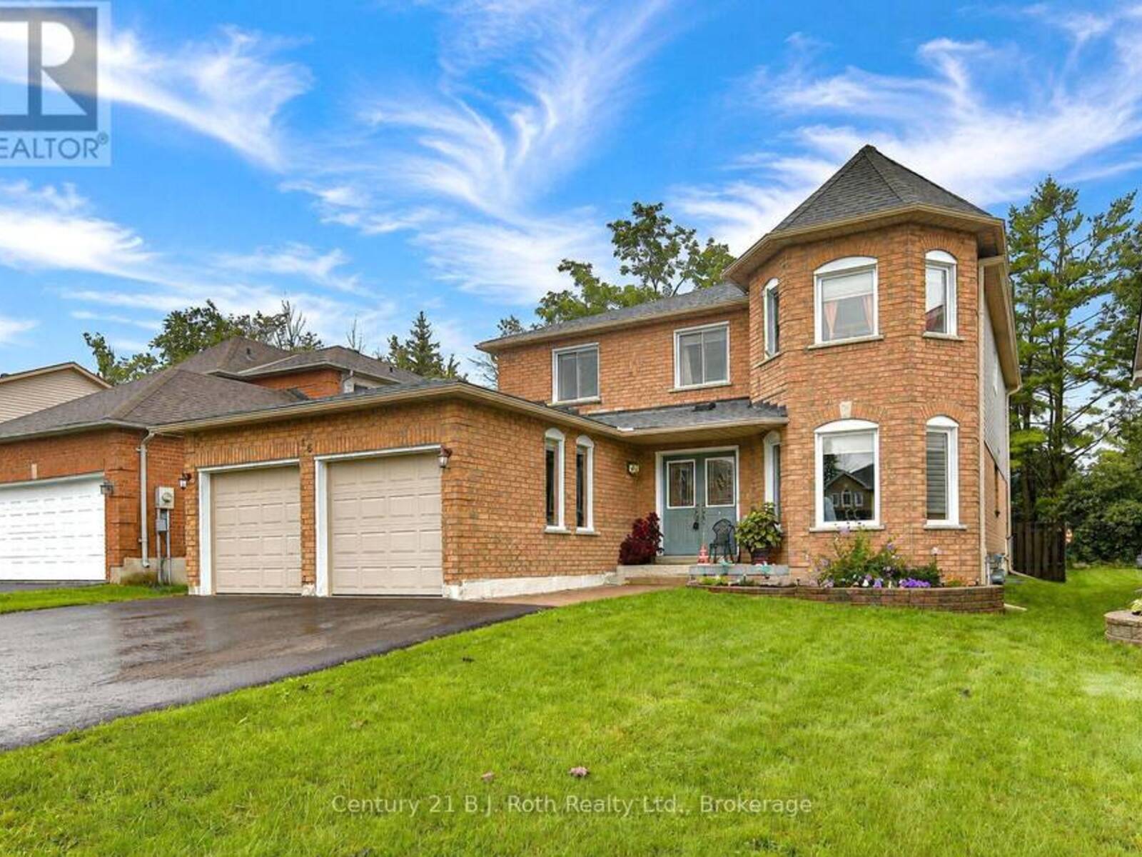 16 FRONTIER AVENUE, Orillia, Ontario L3V 7S8