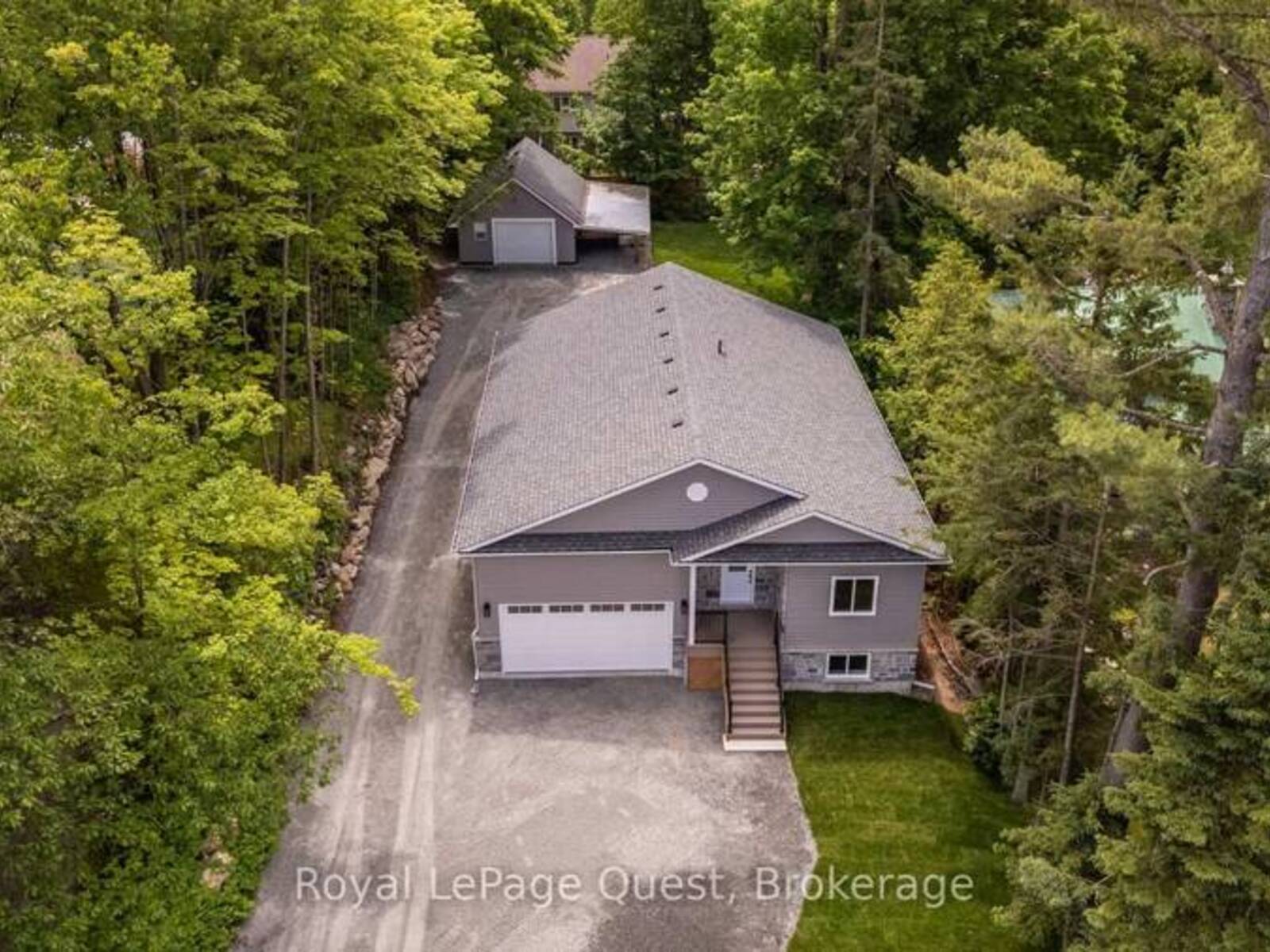 57 WEST ROAD W, Huntsville, Ontario P1H 1L4
