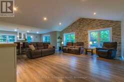 419 SOUTH MARY LAKE ROAD | Huntsville Ontario | Slide Image Six