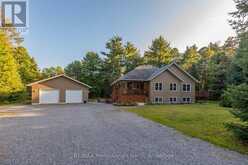 419 SOUTH MARY LAKE ROAD | Huntsville Ontario | Slide Image Eight