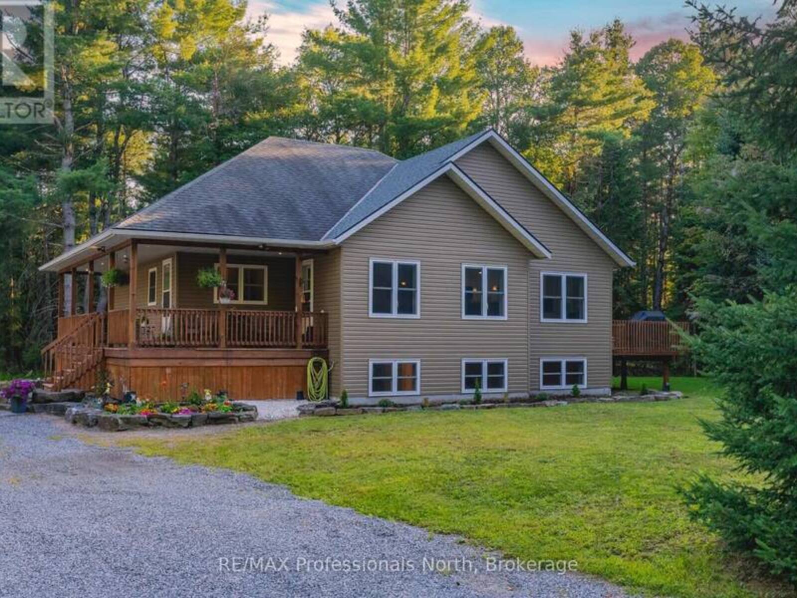 419 SOUTH MARY LAKE ROAD, Huntsville, Ontario P0B 1L0