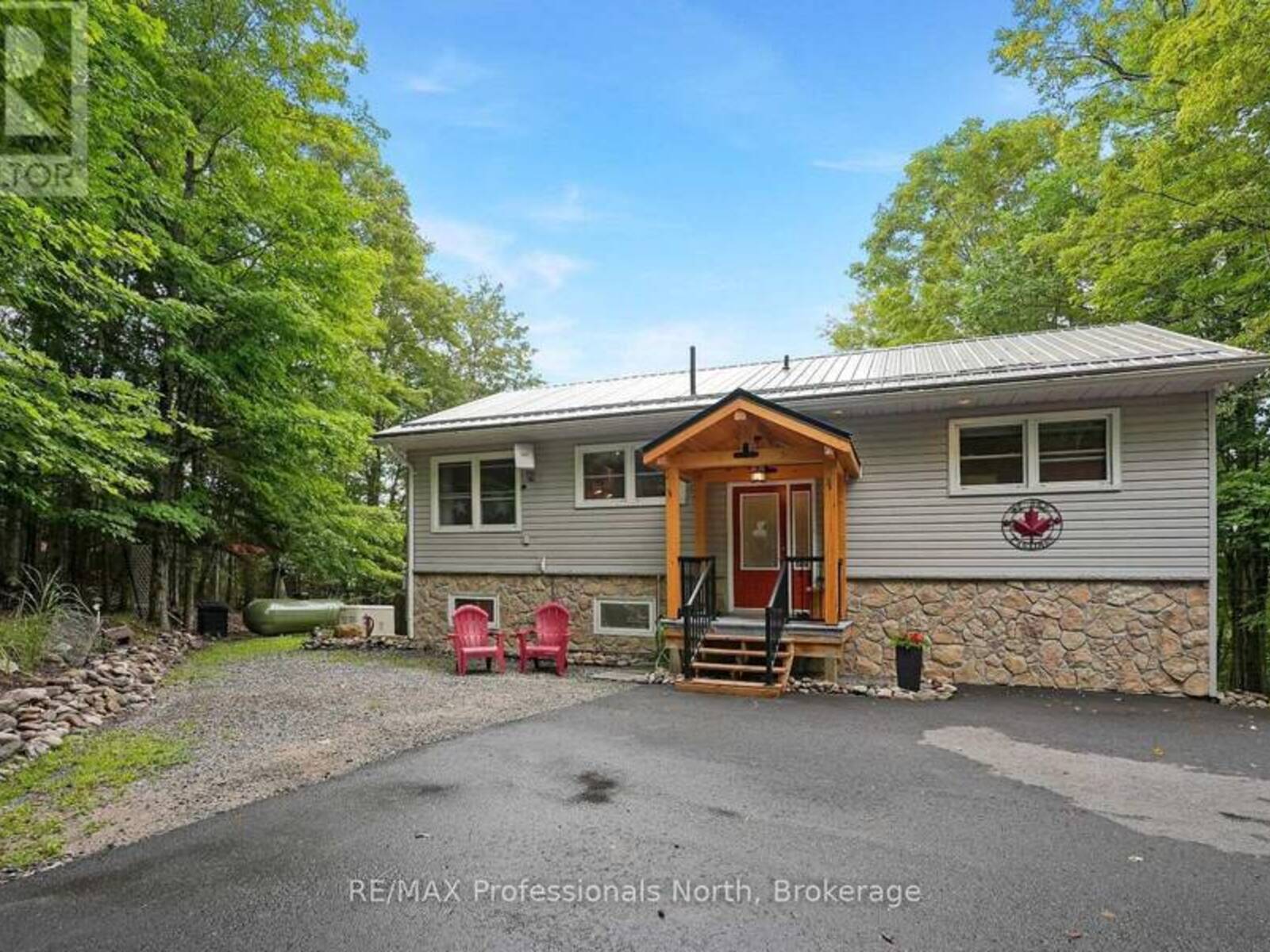 202 SUNNYSIDE STREET, Haliburton, Ontario K0M 1S0