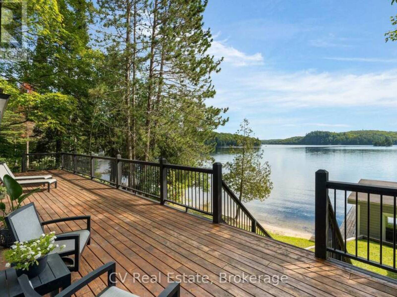 1017 WHITE PINE ROAD, Huntsville, Ontario P1H 2J6