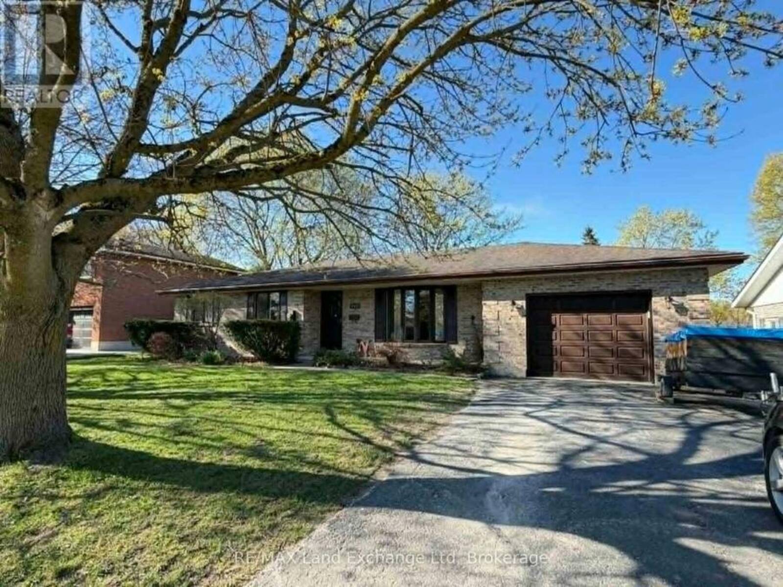 142 CHARLES STREET, Wingham, Ontario N0G 2W0