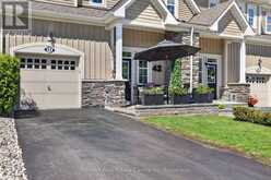 42 COURTING HOUSE PLACE | Georgina Ontario | Slide Image Two