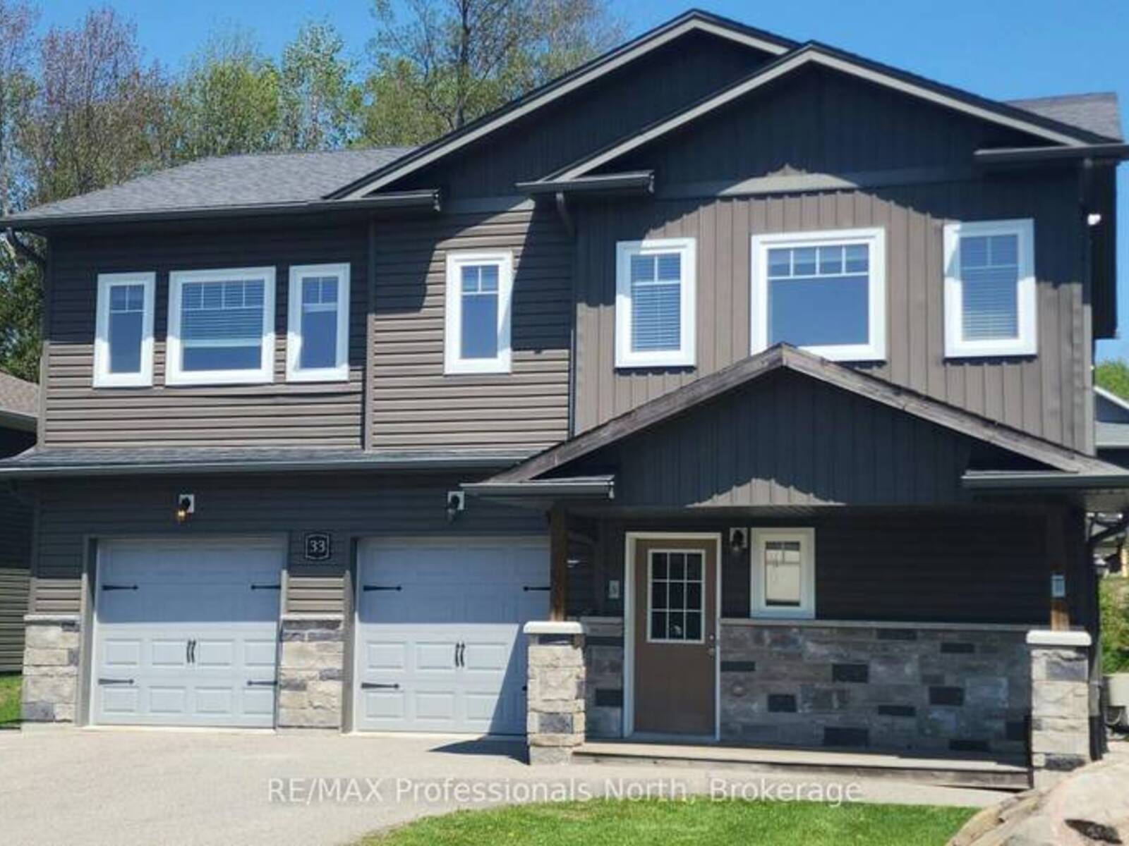 33 GOODWIN DRIVE, Huntsville, Ontario P1H 2R3