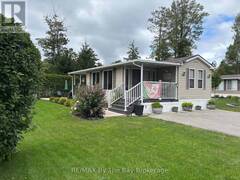 8 KENORA TRAIL Wasaga Beach Ontario, L9Z 1X7