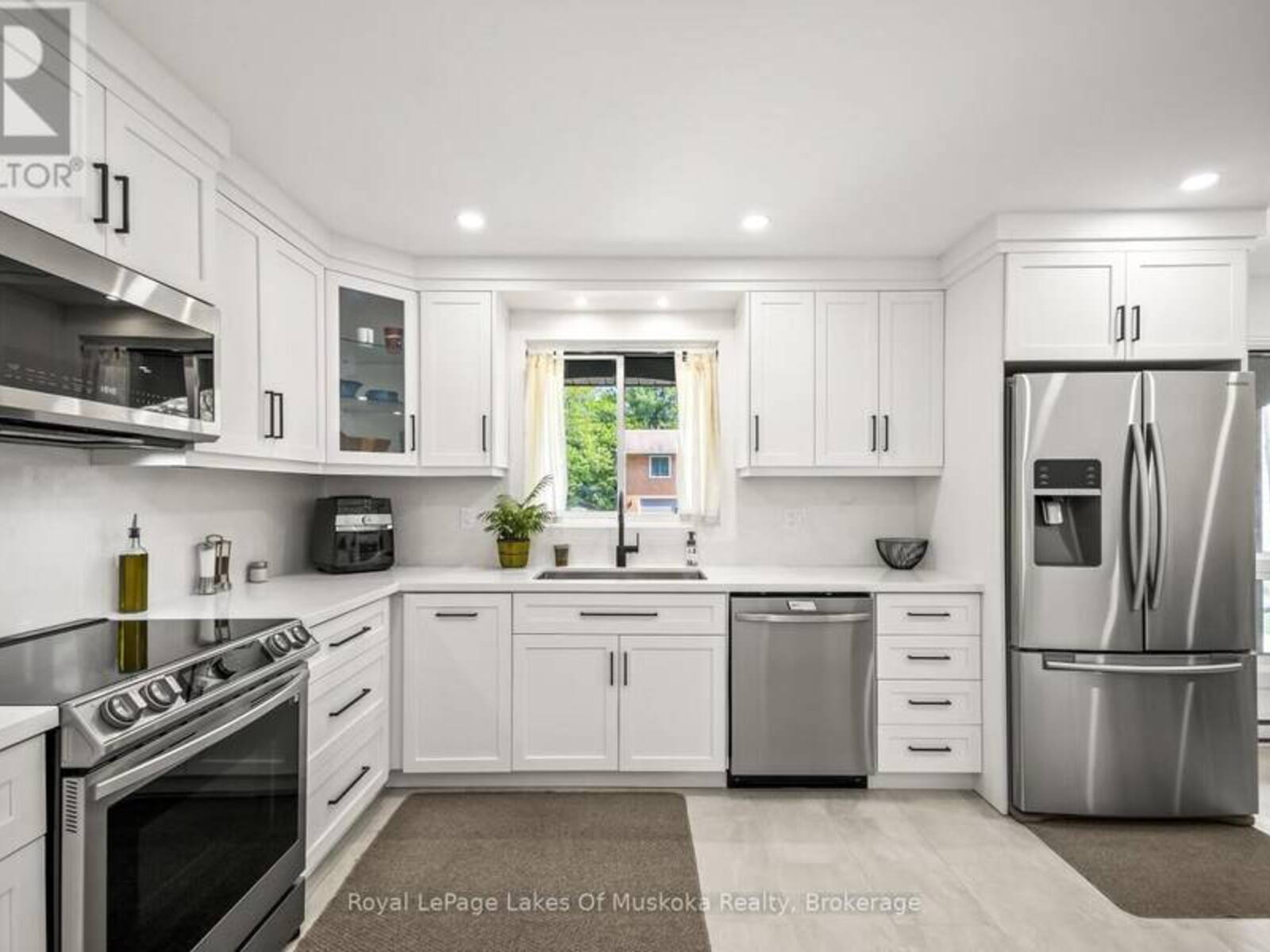 571 DAVID STREET E, Gravenhurst, Ontario P1P 1M1