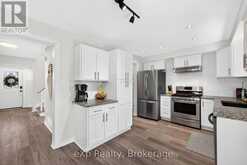 20 EDISON CRESCENT | Stratford Ontario | Slide Image Fourteen