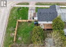 817 EIGHTH AVENUE | Tay Ontario | Slide Image Three