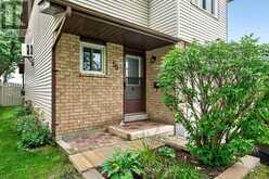 58 MAITLAND DRIVE | Barrie Ontario | Slide Image Three