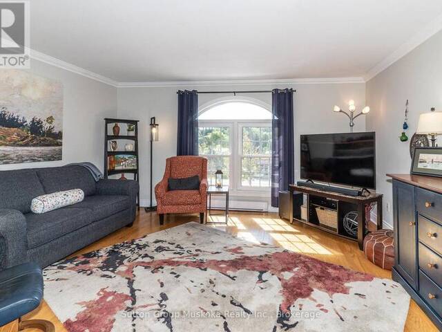 4 - 44 KING WILLIAM STREET Huntsville Ontario, P1H 1G3 - 2 Bedrooms Condo For Sale