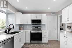 5 AVERY COURT | Parry Sound Ontario | Slide Image Eight