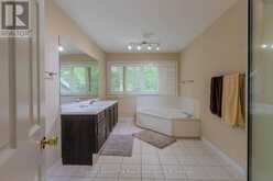 110 FOREST GLEN DRIVE | Gravenhurst Ontario | Slide Image Thirty-three