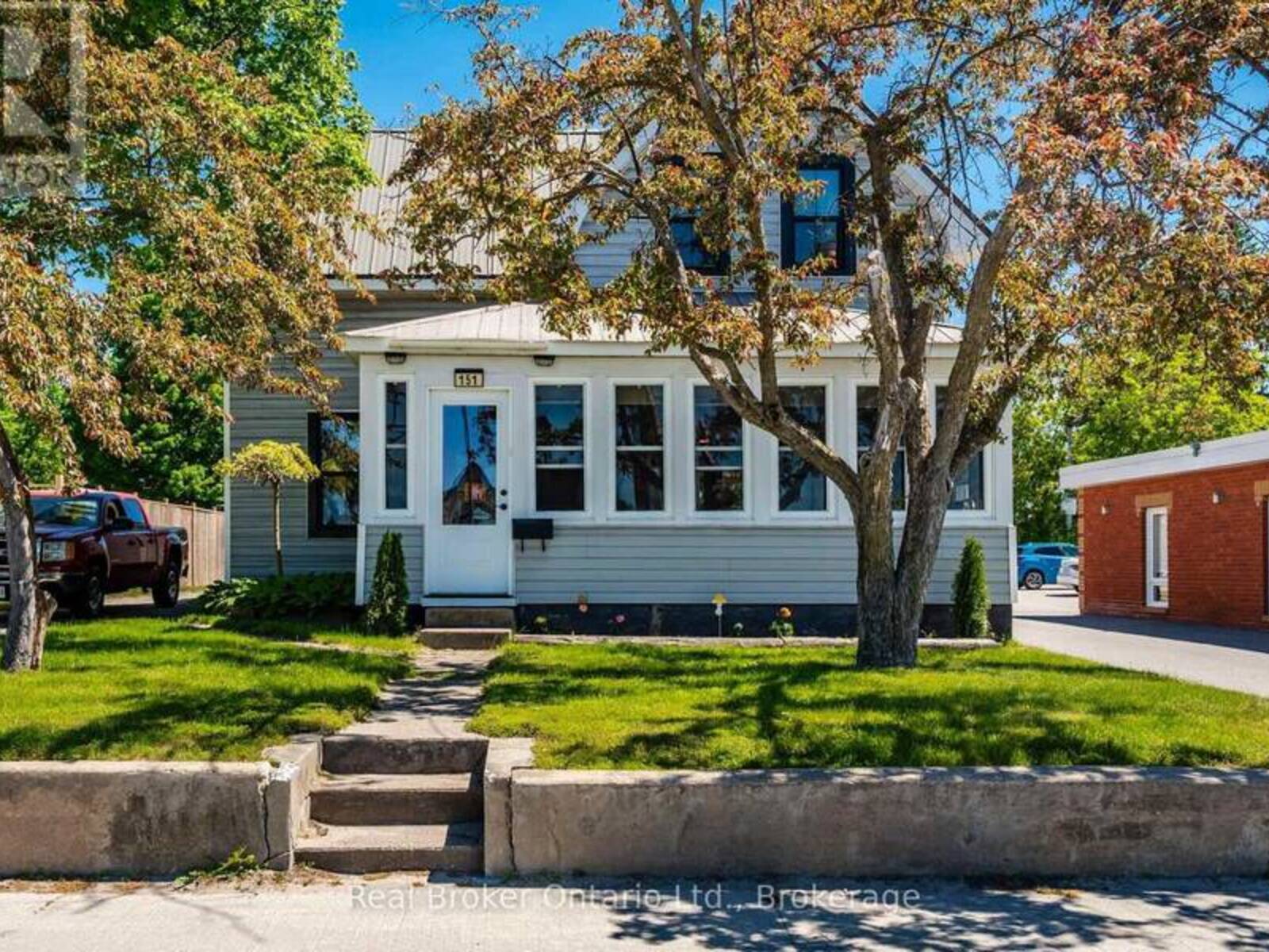 151 MAIN STREET, Penetanguishene, Ontario L9M 1L7
