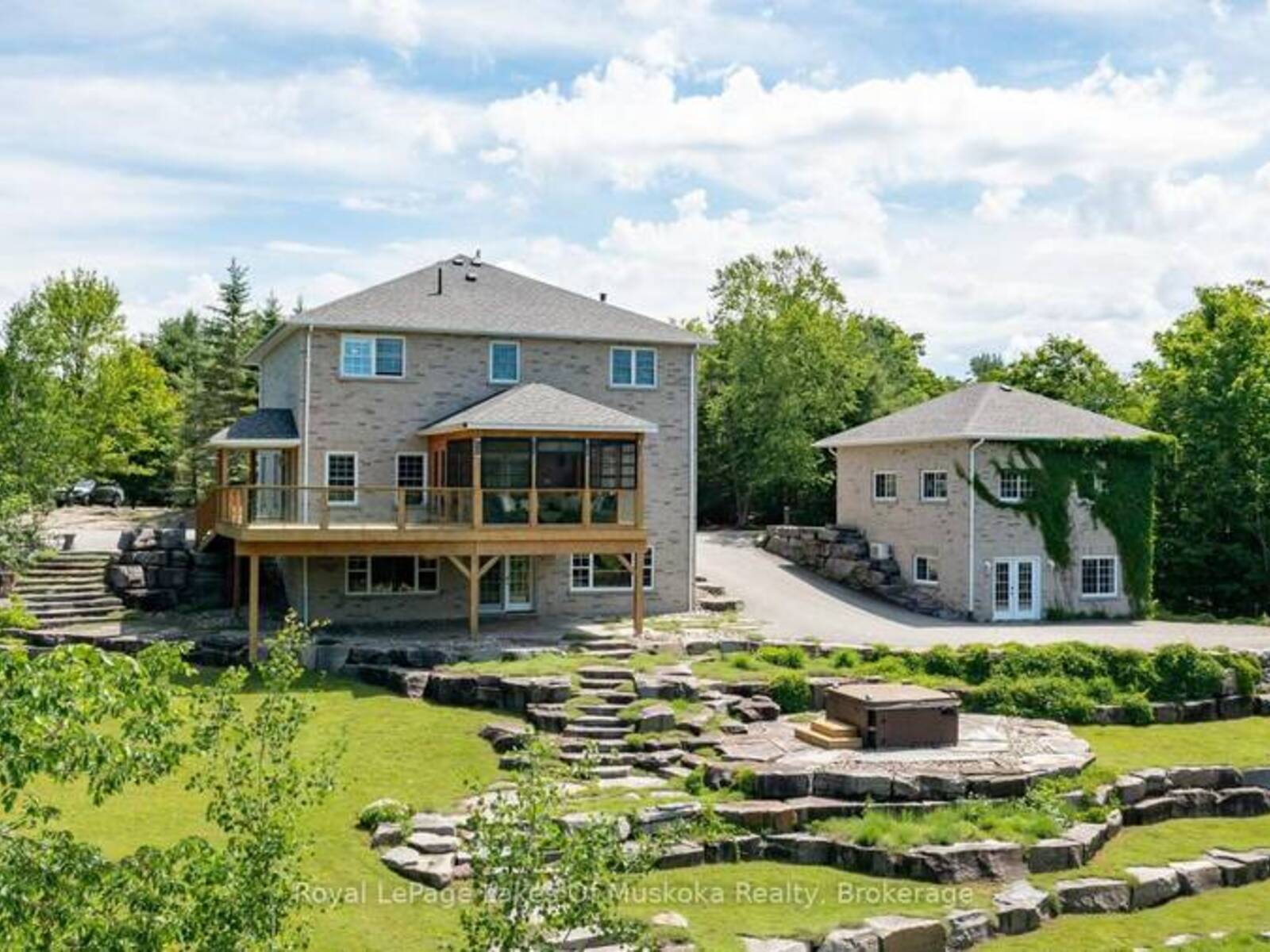 1039 ZISKA ROAD, Bracebridge, Ontario P1L 1W8