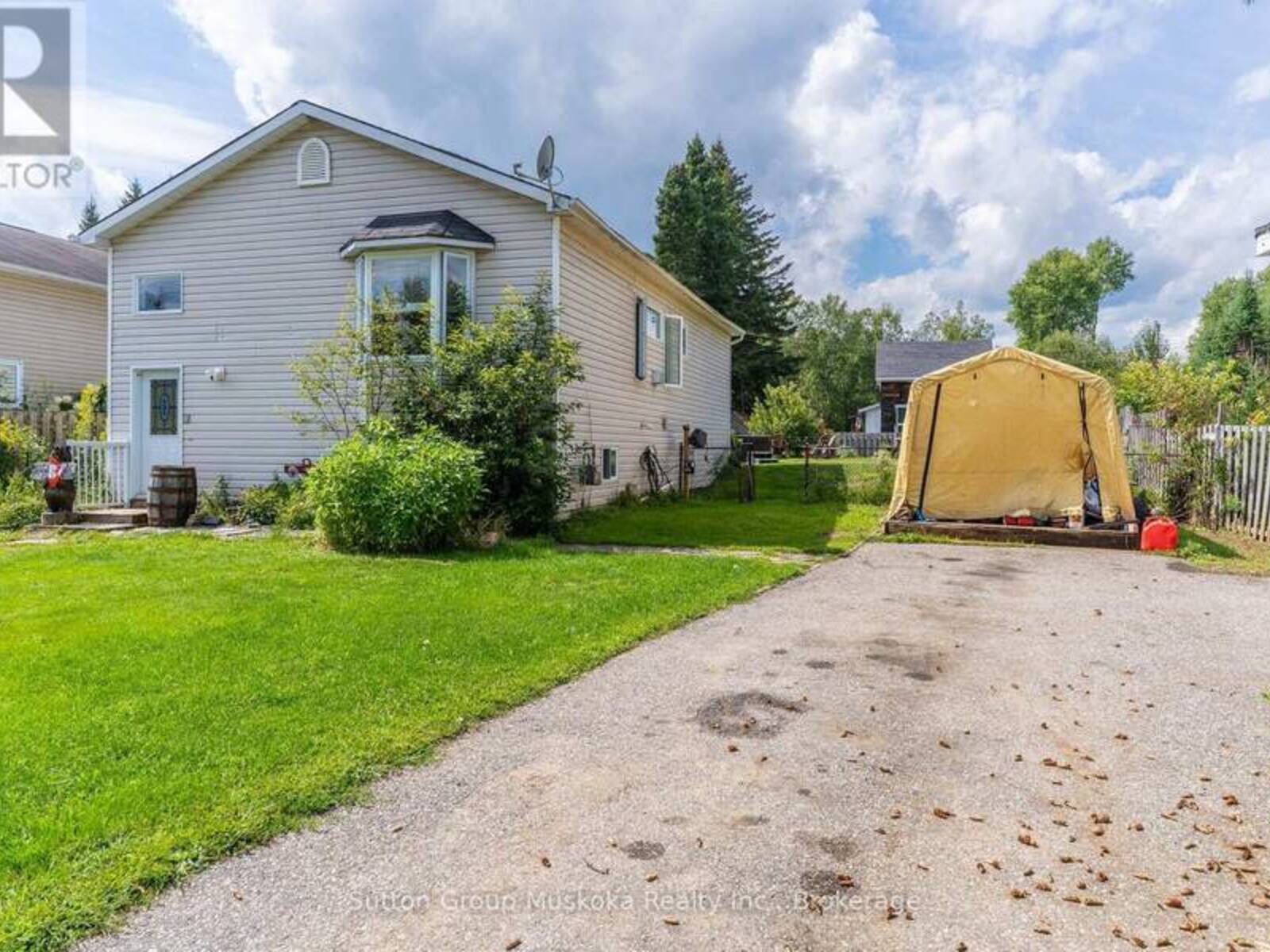 184 MAIN STREET, Emsdale, Ontario P0A 1M0