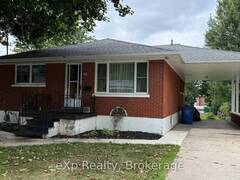 53 MAPLE STREET Wingham Ontario, N0G 2W0