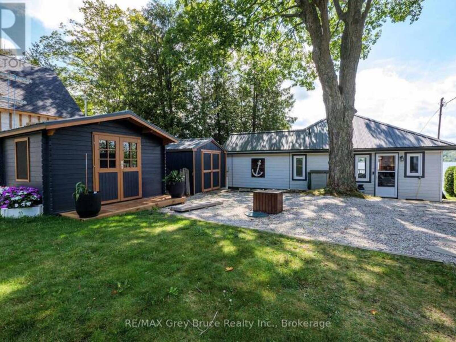 38 MAPLE DRIVE, South Bruce Peninsula, Ontario N0H 1A0